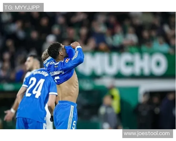 贝林厄姆横版足球明星卡引领新潮流 展现超凡技艺与无限潜力